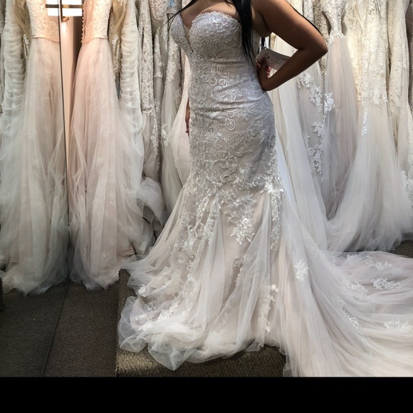 Wedding dress